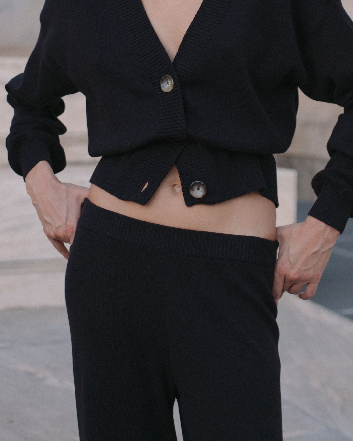 Mid Rise Knit Pant Black