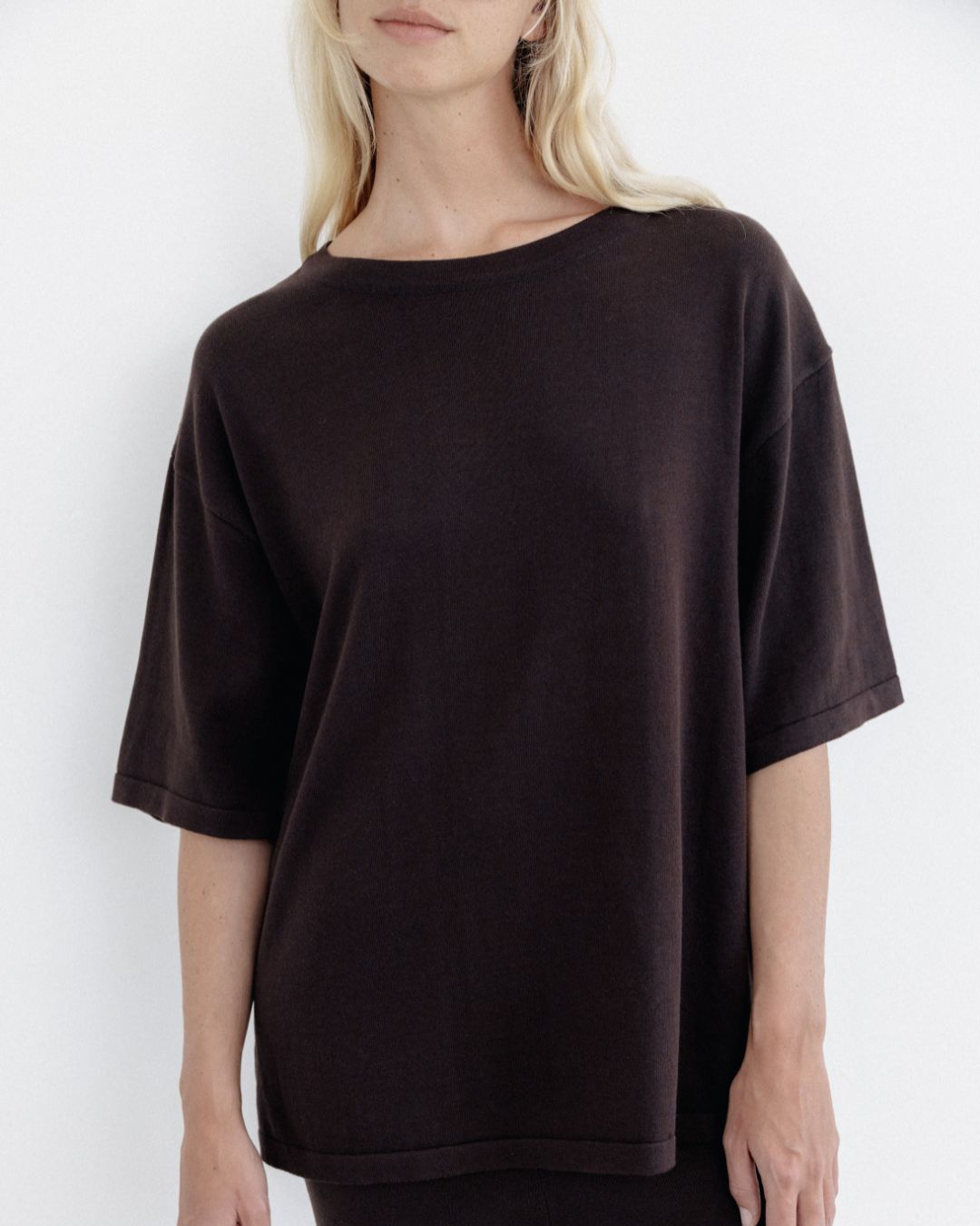 Knit Tee Chocolate – Studio Beije